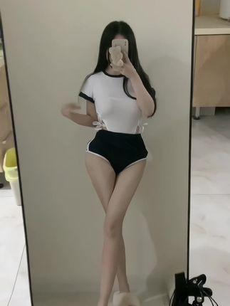 小芋泥yyy的时尚穿搭技巧，她的穿搭风格有哪些独特之处？