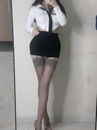 小芋泥yyy的时尚穿搭技巧，她的穿搭风格有哪些独特之处？