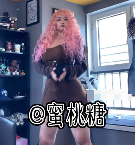 抖音网红蜜桃糖微密圈资源图片精选作品，很特别的weme