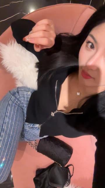 亚亚亚辰微密圈内部活动曝光，尽在眼前