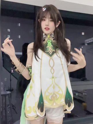 给乔买裙子沉浸在微密圈作品文化中，体验传统与现代的完美融合