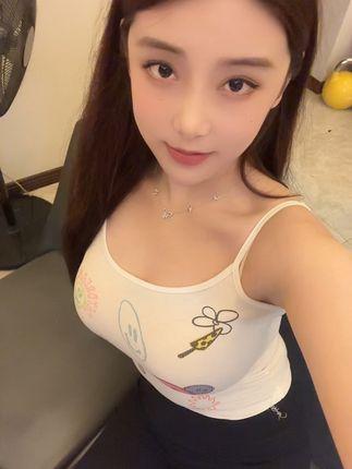 奶雯微密圈作品资源分享，时尚穿搭及生活方式的精粹分享