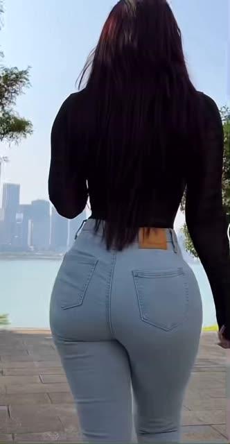 脸红Dearie的微密圈揭秘，她的作品为何如此受欢迎？