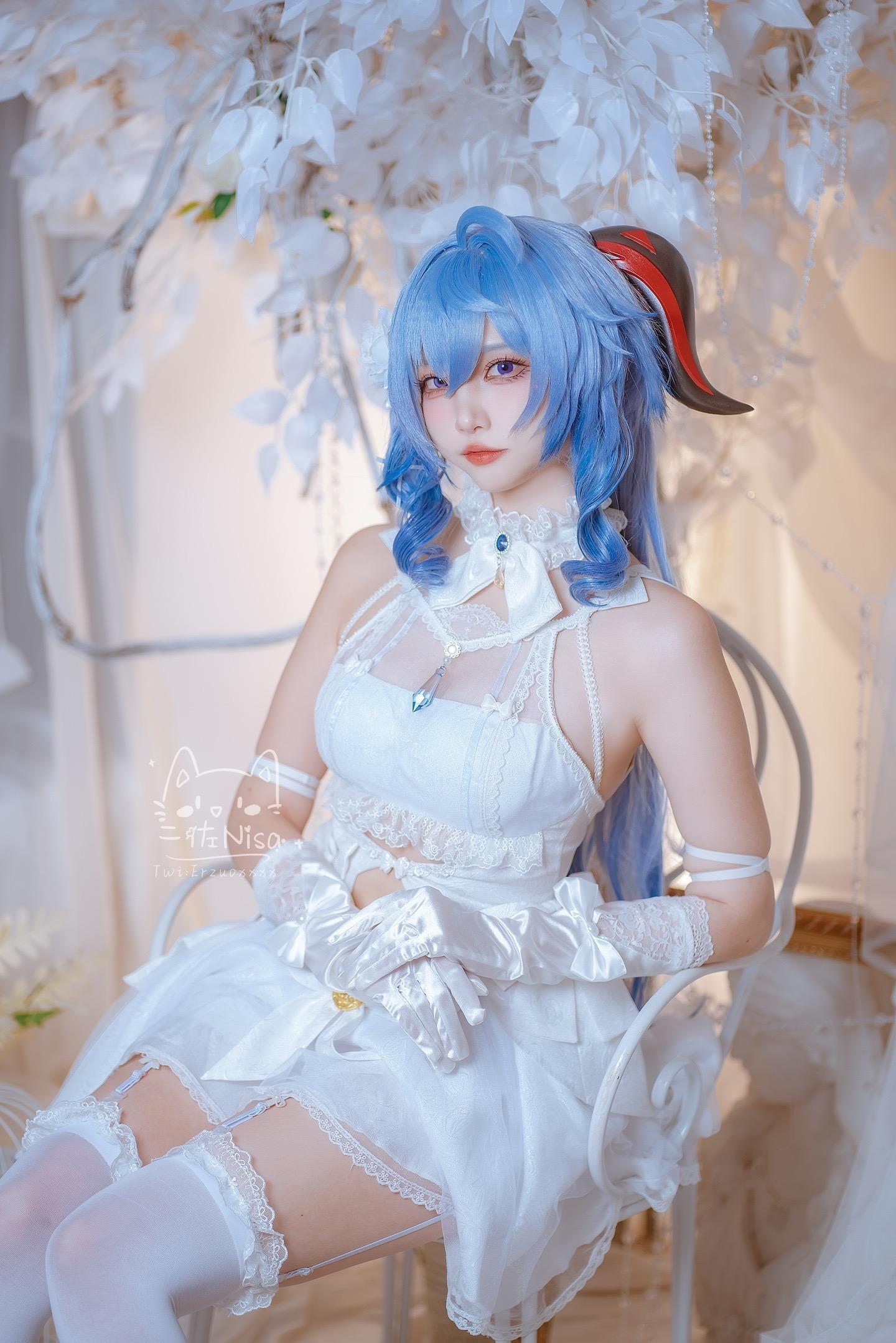 一只佐佐酱(二佐Nisa)微密圈作品资源，未来感科幻主题服装展现独特个性