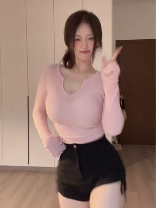 肉感颜值博主好多肉作品,丰满身材搭配独特风格 肉感颜值博主好多肉作品,丰满身材搭配独特风格