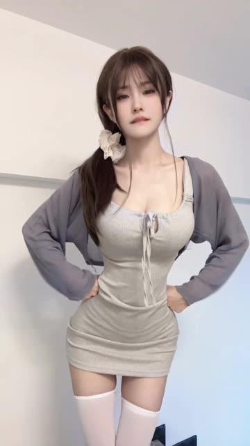 给乔买裙子清纯乔微密圈合集，全网资源完全整理