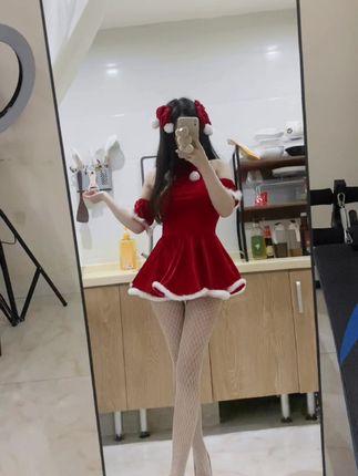 小芋泥yyy微博自拍照片合集，她的风格是否一如既往地惊艳？