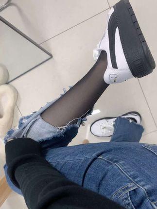 小芋泥yyy微博自拍照片合集，她的风格是否一如既往地惊艳？