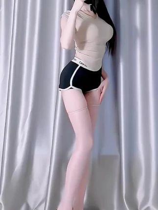 120斤小王同学的微密圈作品图集展示，新时代绅士的健身女神