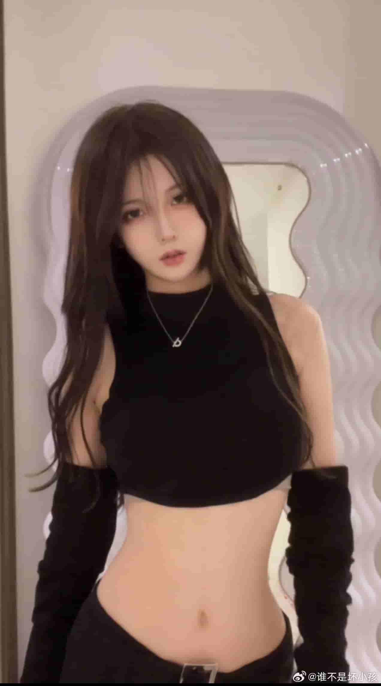 颜值博主刘辉微密圈作品资源惊艳无数粉丝，引领时尚潮流