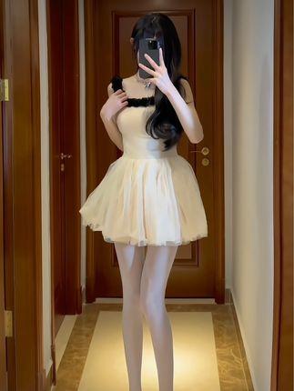 猫梨梨cc觅圈作品欣赏，她的圈内更新了哪些新内容？