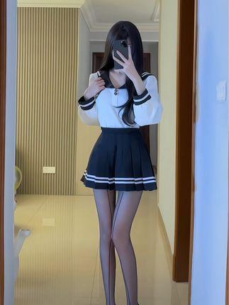 猫梨梨cc觅圈作品欣赏，她的圈内更新了哪些新内容？