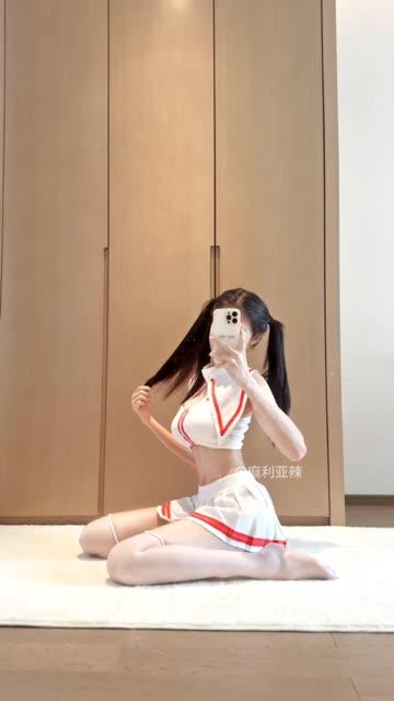 麻利亚辣早期视频好看吗？一探她的成长之路，微密圈中的青春印记