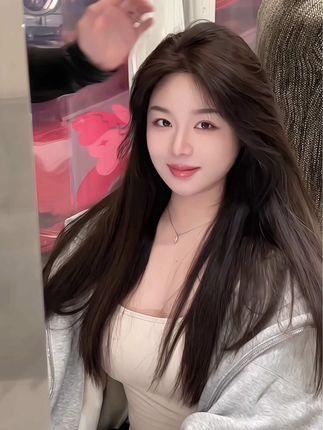 路人拍到的月球造梦家，她的真实颜值大曝光