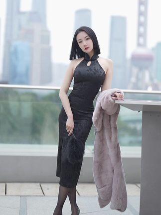 果儿Victoria化身女教师,仿佛真的置身于教室之中 果儿Victoria化身女教师,仿佛真的置身于教室之中