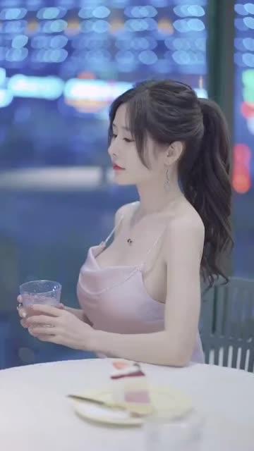 机智可爱肤白貌美的大兔兔的粉丝互动,她如何与粉丝互动? 机智可爱肤白貌美的大兔兔的粉丝互动,她如何与粉丝互动?