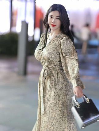 微密女神猪小七图集男士眼中的街拍女神,猪小七街拍女神之路,魅力无限 微密女神猪小七图集男士眼中的街拍女神,猪小七街拍女神之路,魅力无限