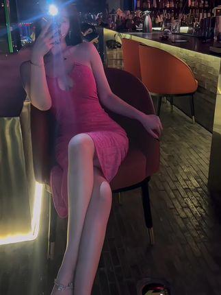 不爱笑的赛琳维密照片,欣赏她的高清美照和时尚风采 不爱笑的赛琳维密照片,欣赏她的高清美照和时尚风采