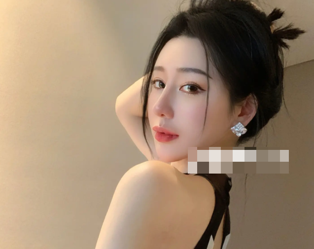 不爱笑的赛琳维密照片,欣赏她的高清美照和时尚风采 不爱笑的赛琳维密照片,欣赏她的高清美照和时尚风采