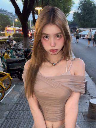 抖音八酱极限1v3的精彩与梗解析,分析八酱与榜一大哥的线下对决 抖音八酱极限1v3的精彩与梗解析,分析八酱与榜一大哥的线下对决