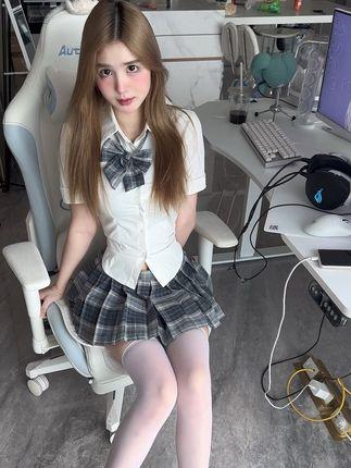 翻白眼的八酱她到底做了什么？解析八酱翻白眼背后的幽默梗