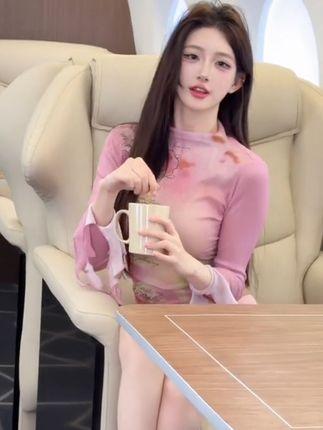 粥粥酱的个人成长经历，她的背景资料有哪些亮点