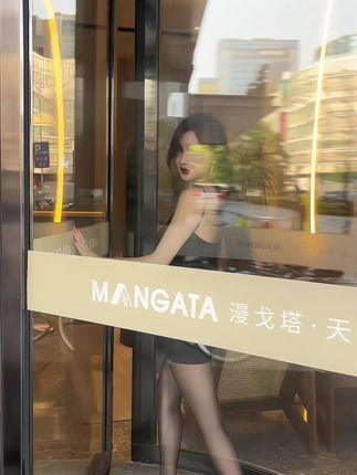 Carol周妍希美照那些作品中的身材总是让人目不暇接,身材美丽的绝佳展示 Carol周妍希美照那些作品中的身材总是让人目不暇接,身材美丽的绝佳展示