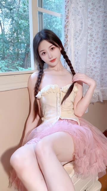 反差女网红“小萌子”定制私密视频流出(小萌子身材超好!) 反差女网红“小萌子”定制私密视频流出(小萌子身材超好!)