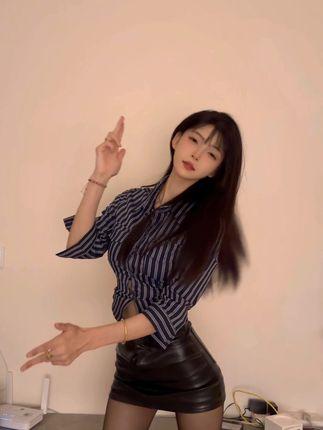 一只树懒直播跳舞记录，她的才艺表现为何获得粉丝称赞？