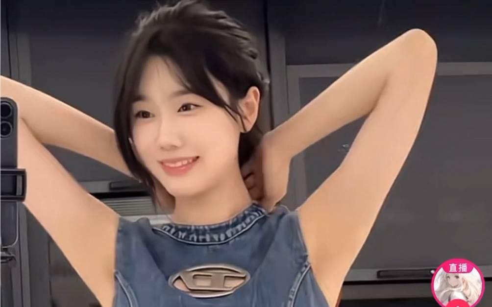 微博网红星怡很甜发布引人注目瑜伽照,曼妙曲线展示时尚品味 微博网红星怡很甜发布引人注目瑜伽照,曼妙曲线展示时尚品味