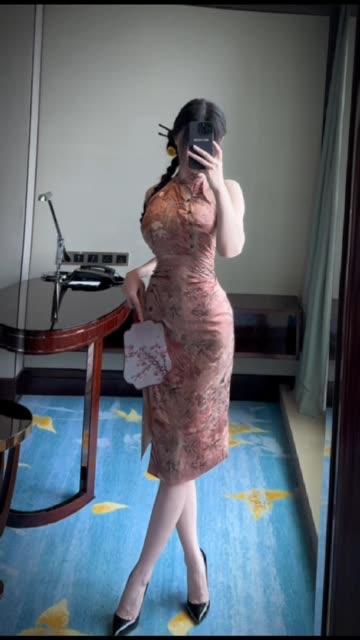 奶白鹿神吃瓜梗解析,揭秘这个网络流行语背后的故事 奶白鹿神吃瓜梗解析,揭秘这个网络流行语背后的故事