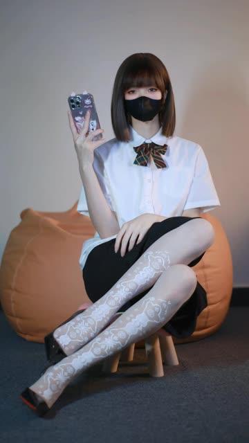 XEva白龙猫女觅圈新图发布!红底极光造型惊艳亮相 XEva白龙猫女觅圈新图发布!红底极光造型惊艳亮相