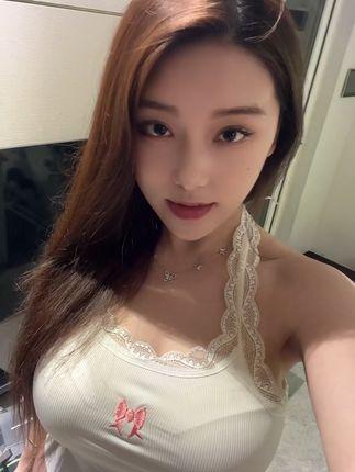 抖音网红奶雯的微密圈资源汇总引发争议，私密诱人内容惊艳呈现