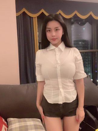 抖音网红奶雯的微密圈资源汇总引发争议，私密诱人内容惊艳呈现