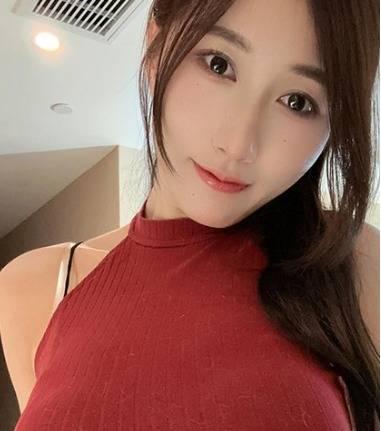 如何看待抖音网红小玉吃果冻微密圈精选嘉宾帖？