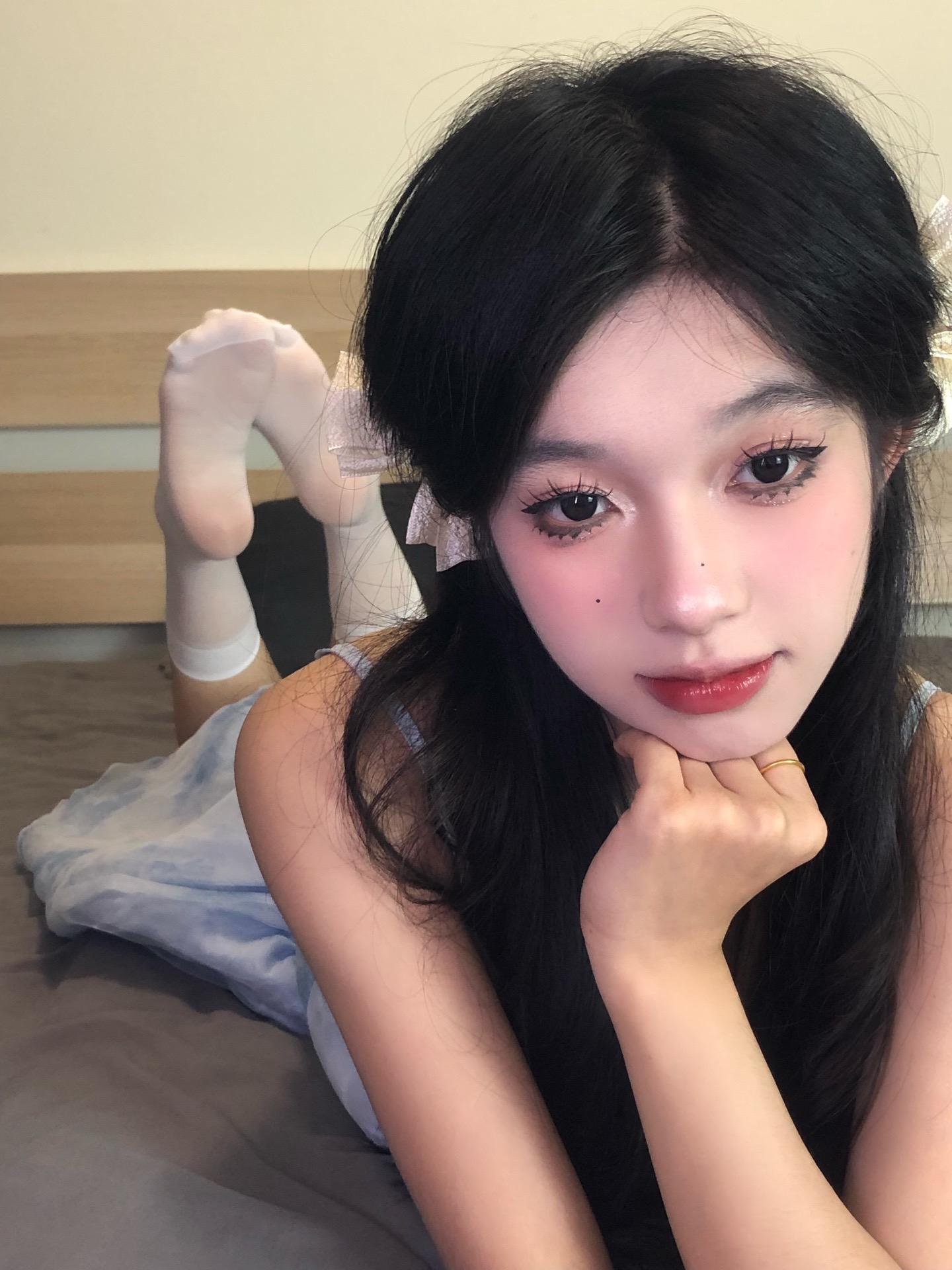 抖音网红晴天小猪本猪娇小搞笑作品引爆微密圈，可爱大人气