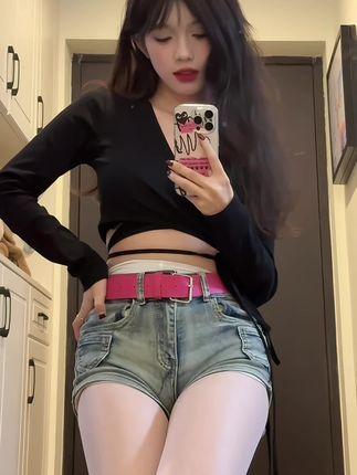 抖音网红晴天小猪本猪娇小搞笑作品引爆微密圈，可爱大人气