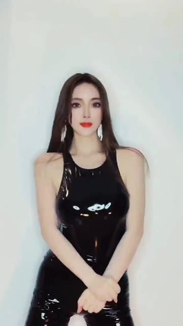 机智可爱肤白貌美的大兔兔的成名经历,探寻她的崛起之路 机智可爱肤白貌美的大兔兔的成名经历,探寻她的崛起之路