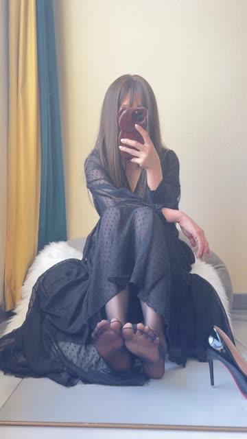 张思允Nice制服写真套图，微密圈独家内容