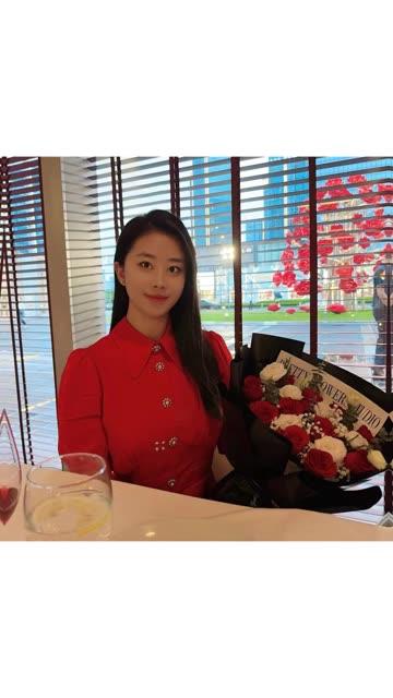 张贺玉的蝴蝶纹身是真的吗?网红张老师的神秘标志解读 张贺玉的蝴蝶纹身是真的吗?网红张老师的神秘标志解读