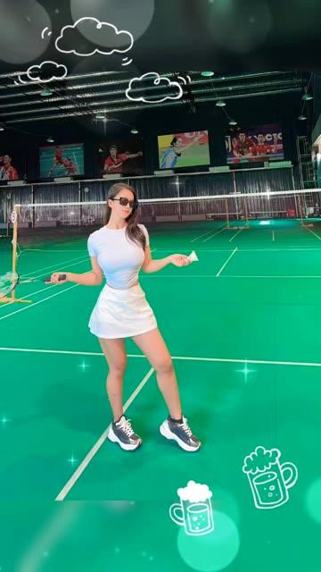 张贺玉的蝴蝶纹身是真的吗?网红张老师的神秘标志解读 张贺玉的蝴蝶纹身是真的吗?网红张老师的神秘标志解读