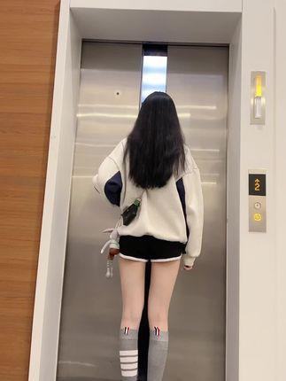 唐十七微密圈图片分享，青春活力与魅力的完美展示