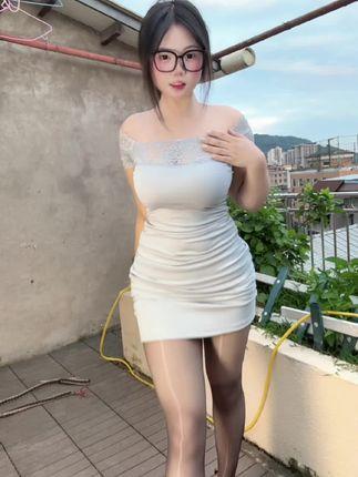 微密圈大尺度作品,可爱的肉巴性感魅力惊艳全场 微密圈大尺度作品,可爱的肉巴性感魅力惊艳全场