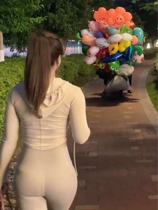 月球造梦家如何脱颖而出?探讨她的成名之道 月球造梦家如何脱颖而出?探讨她的成名之道