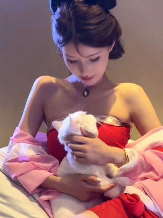 网红脸红mm的早期作品解析,她的独特风格如何形成? 网红脸红mm的早期作品解析,她的独特风格如何形成?