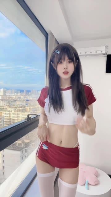 乔妹微密圈全网最全合集，给乔买裙子的时尚风格