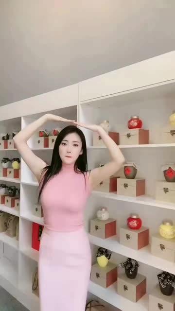 机智可爱肤白貌美的大兔兔的抖音视频集锦,回顾她最精彩的表演 机智可爱肤白貌美的大兔兔的抖音视频集锦,回顾她最精彩的表演