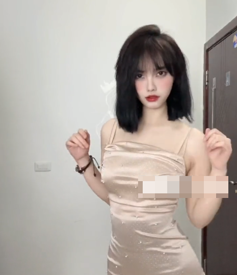 如何看待抖音网红琳铛微密圈精选作品资源