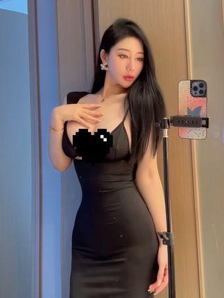 不爱笑的赛琳微密圈维密写真，时尚与美的完美融合