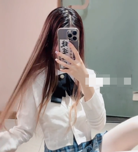 嘉嘉今天要早睡微博图片来袭（可爱嘉的秘密图片）